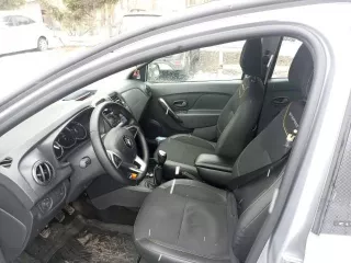 Renault Logan Stepway, 2021 год. VIN X7L4SRLVG68252379, двигатель 1598 см³, мощность 60.5 кВт / 82.3 л.с. Кузов X7L4SRLVG68252379, экологический класс 5. Тип - легковой седан.