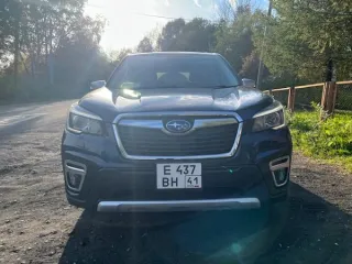 Subaru Forester 2018, синий, госномер Е437ВН41, VIN SKE-008090, кузов SKE-008090, двигатель FB20UB55722, мощность 155.4 л.с., объем 1995 куб. см. Имеется обременение в виде залога в пользу третьего лица. Вид транспорта: легковой универсал, год выпуска 2018, дата госномера 2024-03-07.
