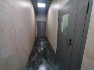 Квартира   46,9 кв. м, адрес: Московская обл., г. Химки, ул. Бабакина, д. 15, кв. 404, 1 комнатная, 26 этаж, кадастровый номер 50:10:0010116:449, ограничения и обременения: имеются зарегистрированные и/или проживающие лица, препятствующие доступу в квартиру, наличие…