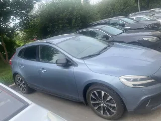 Volvo V40 2018, VIN YV1MZ29H0K2177566. Ознакомление с имуществом, его фактическим и техническим состоянием, имеющимися документами, обременениями и иной информацией по имуществу осуществляется по предварительной договоренности с организатором торгов по адресу г. Москва, ул. Митинская, д. 10. Для…