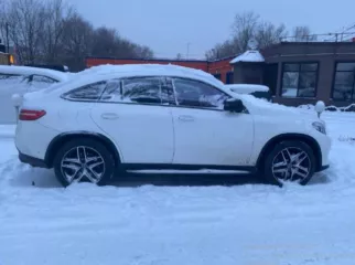 Mercedes-Benz GLE 400 4MATIC, 2017 г.в., кузов WDC2923561A074896, модель 292.356, цвет белый, б/у, госномер М700СХ27. Пробег 116 445 км. Автомобиль на ходу, технически исправен, внешних следов ДТП не имеет. Укомплектован согласно заводской комплектации. Техническое состояние внутренних узлов и…