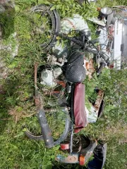 Moped. Механическое транспортное средство мопед, без государственного регистрационного знака, VIN отсутствует. Марка, модель: нет информации. Год выпуска: нет информации. Мощность двигателя: нет информации. Экологический класс: нет информации.