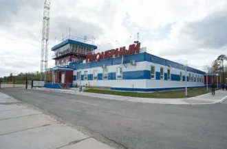 Взлетно-посадочная полоса в аэропорту г. Кедровый. Нежилое сооружение – взлётно-посадочная полоса, протяженность 1980 м, ширина 36 м. Кадастровый номер 70:18:0000006:910, адрес Томская область, г. Кедровый, квартал 22, сооружение 55а