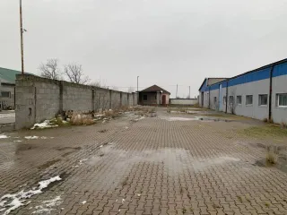 Здание 7858,3 кв.м и земельный участок 13650 кв.м в Калининградской области, Гурьевский район, поселок Поддубное, улица Лесная, дом 1. Земельный участок кадастровый номер 39:03:090910:24, площадь 13650 кв.м, категория земель: земли населенных пунктов, вид разрешенного использования: для…