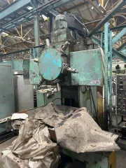 Станок вертикально-сверлильный с ЧПУ 2Р135Ф2-1 1985 года выпуска, инвентарный номер 224344. Внешне не разукомплектован, возможно отсутствие деталей.