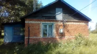 Имущественный комплекс: нежилое здание (кадастровый номер 71:17:050503:210) и земельный участок (кадастровый номер 71:17:050503:97), Тульская обл., Плавский р-н, МО Ново-Никольское, д. Ольхи, ул. Молодежная, д. 6. Здание: назначение — нежилое, площадь 52 м², количество этажей — 1, в том числе…