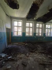 Здание школы 569,9 кв.м с земельным участком 2720 кв.м, Ивановская область, д. Марфино. Здание школы, назначение: нежилое; кадастровый номер 37:02:010828:373; местоположение: Российская Федерация, Ивановская область, Вичугский район, д. Марфино, д. 81; площадь 569,9 кв.м., количество этажей 1, в…