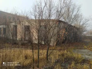 Здание общежития 2143,1 кв.м Самарская обл. жилой дом (здание общежития) площадью 2143,1 кв.м., кадастровый номер 63:05:0103027:176 по адресу: Самарская обл., г. Октябрьск, ул.Сакко-Ванцетти, д.15 
Количество подземных этажей : 1 
Вид ограничений и обременений: нет 
Общая площадь: 2143.1 
Материалы…