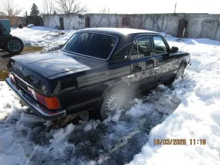 Автомобиль ГАЗ-3102, 2006 год, VIN Х9631020071358632, двигатель № 63145403, кузов № 31020070157138, цвет черный. Техническое состояние удовлетворительное, рабочее. На кузове присутствуют следы повреждения лакокрасочного покрытия и сквозная коррозия металла. В салоне следы естественного износа…