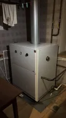 Дом 898 м² и участок 2072 м² в Ростовской области, г. Гуково, ул. Баранова, д. 7. Здание общежития, назначение: жилое, общей площадью 898 кв. м., инвентарный номер 4159, литер А, кадастровый номер 61:49:0010360:194. Земельный участок площадью 2072 кв.м, кадастровый номер 61:49:0010360:1. Движимое…