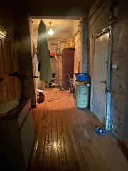 78/171 доли квартиры, 94.5 м², г. Самара, общая долевая собственность 78/171 в жилом помещении площадью 94.5, с кадастровым № 63:01:0230001:1297, расположенной по адресу: г. Самара, проспект Кирова, д. 179, кв. 18. Доля в собственности эквивалентна двум комнатам.