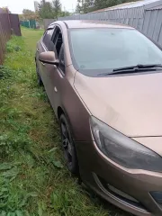 Opel Astra 2012 года, идентификационный номер W0LPD5DDXDG020670, тип ТС - легковой, год изготовления 2012, номер кузова W0LPD5DDXDG020670, цвет кузова бежевый, мощность двигателя 116 л.с. (85 кВт).