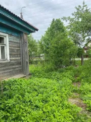 Дом 55,4 кв.м., участок 1467 кв.м., Харовск, Вологодская область, ещё земельный участок (К№35:12:0101031:7, площадью 1467 +/- 13) с расположенным на нем жилым домом (К№35:12:0101031:33, площадью 55.4 кв.м.), находящиеся по адресу: Вологодская область, р-н. Харовский, г. Харовск, ул. Менжинского, д…