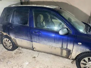 Mazda Demio, 2002 года, 91 лс, 295000 км, АКПП. Автомобиль легковой Mazda Demio, 2002 года выпуска, г/н А348УЕ38, номер кузова: DY3W-112332, цвет: синий.