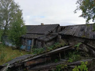 Земельный участок 885 кв.м и жилой дом 43,2 кв.м, Архангельская обл. Электронные торги посредством публичного предложения Общая долевая собственность ? на земельные участок, кадастровый номер: 29:06:090601:50, виды разрешенного использования объекта недвижимости: для ведения личного подсобного…