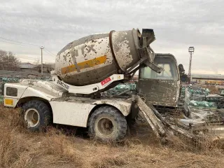 Бетоносмеситель YNIX QGMC3500 самозагрузка. Бетоносмесительная машина с функцией самозагрузки YNIX QGMC3500.