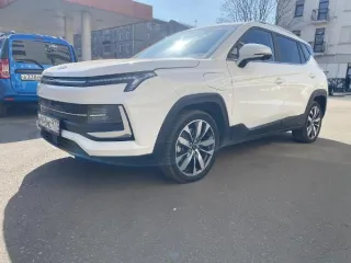 Москвич 3е 2023 легковой автомобиль Москвич 3е (VIN ХТС213500Р0А00585) Марка: Москвич Модель: 3е Привод: Передний Мощность двигателя: 68.0 Экологический класс: не определен Пробег: 56277 Государственный регистрационный знак: М943МС977 Коробка передач: Electro AT Вид транспорта: Легковой универсал…