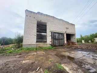 Недвижимое имущество, нежилые здания Нежилое здание, гараж автомобильный, кад. № 69:34:0130802:93, площадь: 32,3 кв.м., адрес: Тверская обл, р н Торопецкий, с/п Шешуринское, д Наговье  Нежилое здание, телятник, кад. № 69:34:0130802:94, площадь: 1082,5 кв.м., адрес: Тверская обл, р н Торопецкий, с/п…