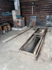 Земельный участок с кадастровым номером 11:07:4201005:20, РНФИ П11110001231, площадью 514 кв.м, с расположенным на нём объектом недвижимого имущества: здание гаража  с кадастровым номером 11:07:4201005:169, РНФИ П12110001051, площадью 29,6 кв.м, по адресу: Республика Коми, р-н. Усть-Куломский, с…