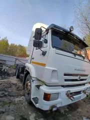 Грузовой тягач седельный Камаз 65116-А4, 2017 года выпуска, цвет - белый, VIN XTC651164H1376375, государственный номер М661ОН29. Состояние ТС: в рабочем состоянии, по кузову следы ржавчины, повреждения ЛКП, трещина на переднем бампере. 1 Штука (шт) Год выпуска: 2017 Модель грузовика: 65116-А4 Тип…
