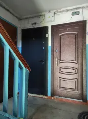 1/2 доли в квартире, общая площадь 33.6 кв.м., этаж 1, расположенная по адресу: 665932, Иркутская область, р н. Слюдянский, г. Байкальск, мкр. Строитель, ул. Железнодорожная, д. 7, кв. 2, кадастровый номер 38:25:020101:1039  Имущество в залоге у ПАО «СОВКОМБАНК». Ознакомление с имуществом и…