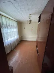 1/4 доли здания, 135,5 кв.м., Ставропольский край, с кадастровым номером 26:13:120201:229, находящийся по адресу: Ставропольский край, Благодарненксий р-н., х. Большевик, ул. Виноградная, д. 2
