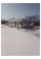 Земельный участок 700 кв.м в Краснодарском крае, Тихорецк, садоводческое товарищество «Кубаночка», 3-я линия ул., д.81, кадастровый номер 23:50:0402001:558. Участок с начатым строительством, степень сохранности конструкций неизвестна. Есть электричество, другие коммуникации отсутствуют. Подъездные…