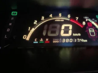 Nissan Liberty 2001 года, 147 л.с., пробег 380174 км, автоматическая коробка передач. Государственный номер О117КТ19. VIN отсутствует.