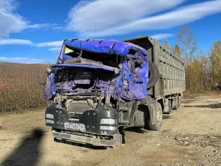 Грузовой самосвал Hovo ZZ3407S3567D 2014 года выпуска, в нерабочем состоянии. Идентификационный номер (VIN) LZZ5DYSCXEA786410, модель, № двигателя D103840 140207038127, шасси (рама) № ZZ5DYSCXEA786410, цвет кузова синий, рабочий объём 9726 куб. см., мощность двигателя 373 л. с. 274,3 кВт, тип…