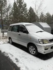 Toyota Lite Ace Noah 1999 года выпуска, транспортное средство, ГРЗ О 735 ХО 72, цвет светло-серый