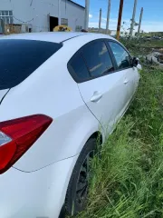 Kia Cerato Forte 2013 автомобиль марки Kia YD (Cerato Forte) с государственным регистрационным номером Р 893 ВР (774), в кузове белого цвета, легковой седан, 2013 года выпуска, VIN- XWEFX411BD0000770, номер двигателя DH619053, кузов – XWEFX411BD0000770 (ЗАЛОГ, автомобиль находиться в послеаварийном…