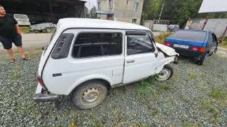 Автомобиль ВАЗ-21213, 2000 года выпуска, белого цвета, государственный регистрационный знак В 514 СР 186. VIN: XTA212130Y1519931. Ключи и документы отсутствуют. Проверка исправности не проводилась. ПТС и СТС не передавались. Транспортное средство длительное время не эксплуатировалось и не…