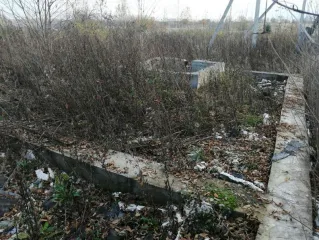 <p>Земельный участок, площадью 2500 +/  10,07 кв. м., расположенный по адресу: Российская Федерация, Ярославская область, м.р н Ярославский, д Ченцы, д. 14, кадастровый номер 76:17:202801:56, и нежилое здание, общ. площадью 270.1 кв. м., расположенное по адресу: Российская Федерация, Ярославская…