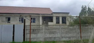 Дом 128,6 кв.м и земельный участок 1202+/-12 кв.м в Волгоградской обл. Земельный участок, общей площадью 1 202 +/- 12 м2, кад. № 34:28:160003:860 и дом, общей площадью 128,6 м2, кад. № 34:28:160003:896, расположенные по адресу: Волгоградская обл., Среднеахтубинский р-н, п. Калинина, ул. Совхозная…