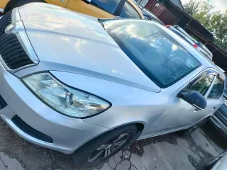 Марка и или  модель: SKODA OCTAVIA Год выпуска: 2010 Идентификационный номер  VIN : XW8DA11Z3AK152432 Номер шасси  рамы :    Номер кузова  кабины : XW8DA11Z3AK152432 Цвет кузова  кабины : Серебристый Номер двигателя:   Рабочий объем  см³ : 1595 Мощность  кВт/л.с. : 75/102.0 Экологический класс…