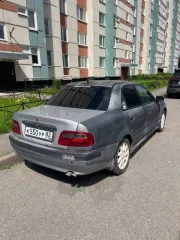 Легковой автомобиль Mitsubishi Carisma 2002 года, серый цвет. VIN: XMCSNDA2A3F014955, ПТС: 77 TE 985557, госномер: К550УР82. Произведен в Финляндии, разрешенная максимальная масса 1745 кг, масса без нагрузки 1230 кг.