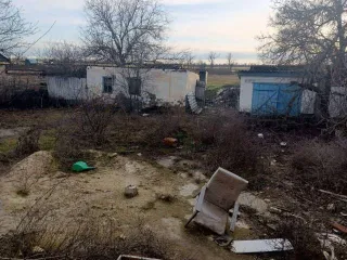 Дом 66,5 м² и земельный участок 2620 м², Ставропольский край, Благодарненский р-н, с Сотниковское, ул Пролетарская, д.91, кад. № 26:13:161201:866, земельный участок 2620 м², кад. № 26:13:161201:737. Должник не проблематичный, осмотр возможен.