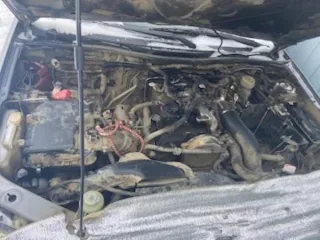 Mitsubishi L200, 2014, автомашина грузовой-бортовой Mitsubishi L200, 2.5 (пикап), серый, полный привод, дизельный, механика, на ходу, лобовое стекло разбито, вмятина на крыше кузова, аккумулятор снят, правое и левое зеркала отсутствуют. Местонахождение: РС(Я), Анабарский район, с. Саскылах. Вид…