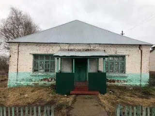 Нежилое здание бывший ФАП 419.4 кв.м и земельный участок 1933 кв.м 58:08:0600301:68 Нежилое здание (бывший ФАП) общей площадью 419, 4 кв.м. с земельным участком, расположенном под зданием, площадью 1933 кв.м., кадастровый номер земельного участка 58:08:0600301:68 Здание 1 этаж, фундамент бетонный…