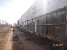 Здание по адресу Оренбургская область, г. Бугуруслан, ул. Комсомольская, д. 2е. Кадастровый номер земельного участка: 56:37:0102033:254. 1 этаж, материал наружных стен – смешанные, год строительства 1987. Площадь объекта 270,9 м². Земельный участок площадью 389,74 м², категория: земли…