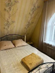 Дом 189,9 кв.м и земельный участок 1492+/-27 кв.м в Кемеровской обл. Жилой дом, расположенный по адресу: Кемеровская область, Елыкаевское сельское поселение, деревня Жургавань, ул. Центральная, 51ж, имеющий общую площадь 189.9 кв.м, (кадастровый номер объекта недвижимости 42:04:0211016:331)…