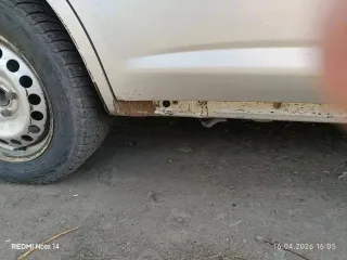 Nissan Tiida 2009 года, 109 лс, 450000 км, АКПП. Транспортное средство: NISSAN TIIDA, 2009 г.в., VIN отсутствует, цвет серый, номер кузова C11309798, номер двигателя HR15-207041B.