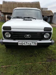 Автомобиль LADA 212140 4x4 2016 года выпуска, VIN: XTA212140H2267402. Цвет кузова: ярко-белый. Объем двигателя: 1690 см³, мощность: 61 кВт (82.9 л.с.), экологический класс 5. Тип: легковой комби (хэтчбек). Техническое состояние: автомобиль в пригодном состоянии, требуется плановая диагностика для…