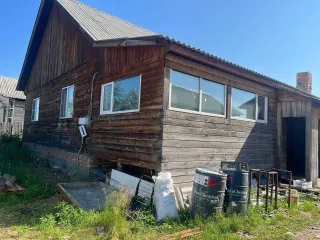 Доля дома 116.8 кв.м. и земельного участка в Абакане. 1/4 доля дома и 1/4 доля земельного участка, а также еще 1/4 доля дома и 1/4 доля земельного участка, итого 1/2 доли в праве общей долевой собственности на жилое здание площадью 116.8 кв.м., кадастровый номер 19:01:100403:1510, по адресу…