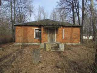 Административное здание 457,8 м² и земельный участок 7300 м², Тульская область. Имущественный комплекс, состоящий из нежилого здания (административное здание, кадастровый номер 71:04:020303:406) и земельного участка (кадастровый номер 71:04:020303:6); Тульская обл., Богородицкий р-н, п…