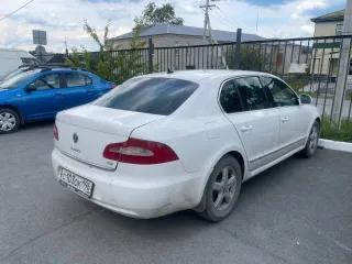 Skoda Superb 2010 года выпуска, 152 л.с., 250000 км, АКПП, легковой автомобиль, марка/модель Skoda Superb, номер кузова VIN XW8AB83T3BK300355, год выпуска 2010.