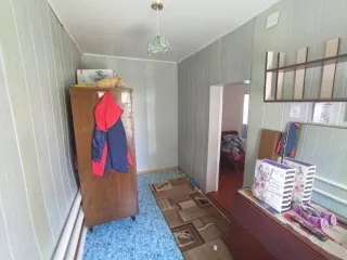 1/4 доля жилого дома 53,8 м² и 1/4 земельного участка 509 м², Омская область, г. Исилькуль, туп. Новопартизанский, д. 9. Кадастровый номер дома: 55:33:210202:3751, кадастровый номер участка: 55:33:220102:1160. Категория земель: земли населенных пунктов, вид разрешенного использования: для ведения…