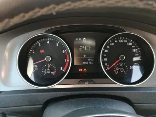 Volkswagen Golf 2013 года, 85 л.с., 296316 км, идентификационный номер (VIN): WVWZZZAUZEW063073