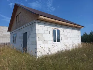 Земельный участок, площадью 800 кв.м., с кадастровым номером: 32:17:0110101:138, расположенный по адресу: Россия, муниципальный район Навлинский, городское поселение Навлинское, рабочий поселок Навля, улица 2-й микрорайон Дачный, д.10; Жилой дом, площадью 63,9 кв.м., с кадастровым номером…