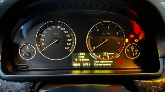 BMW 530D 2010 года выпуска, VIN WBAFW51040C510030. Ознакомление с автомобилем и документами осуществляется в рабочие дни с 11:00 до 16:00 по адресу: Москва, проспект Мира, дом 104, по предварительному согласованию по телефону 89854213114 или электронной почте arbitr60lider@mail.ru.